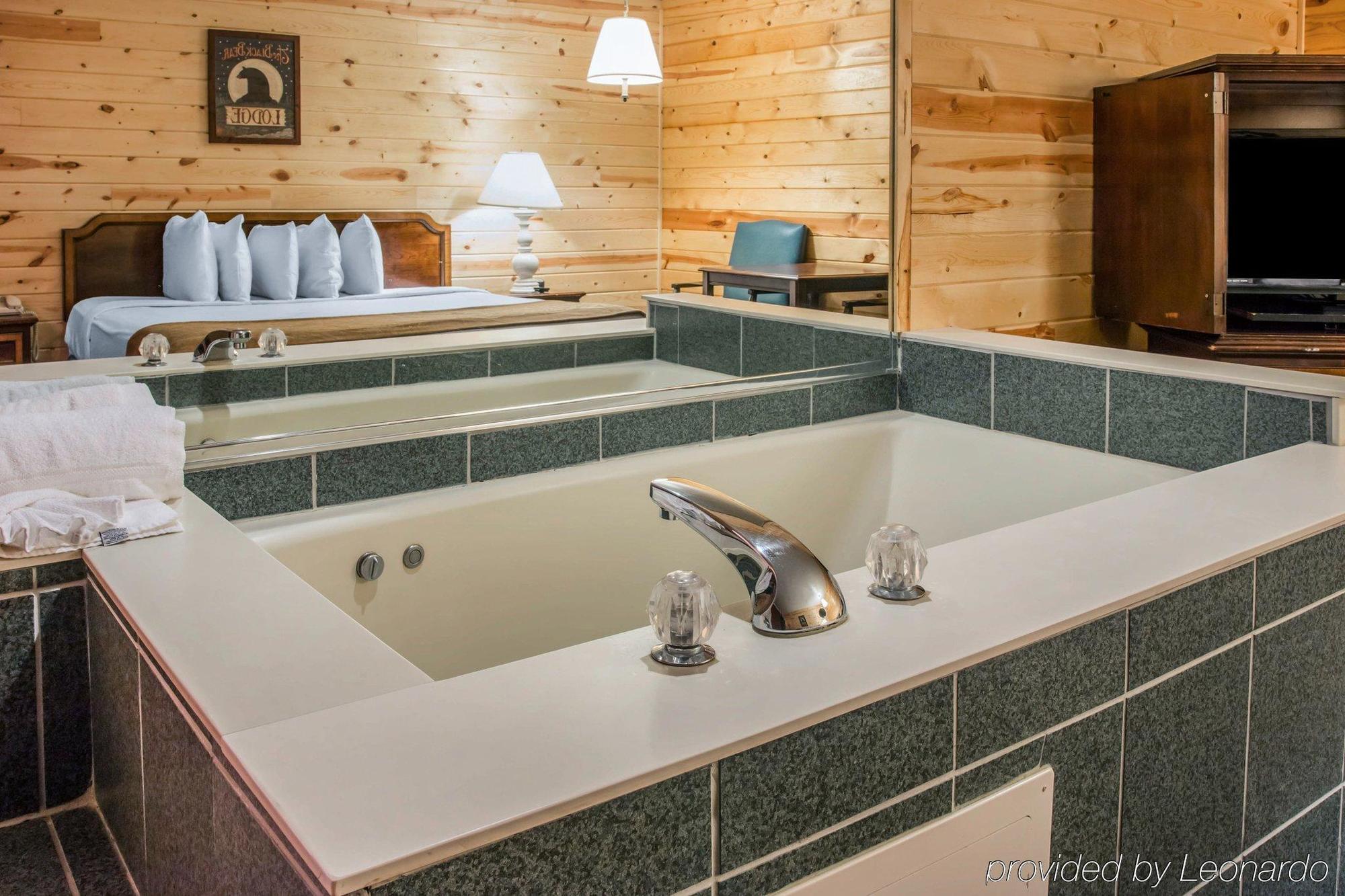 Econo Lodge Bayview Mackinaw City Zewnętrze zdjęcie