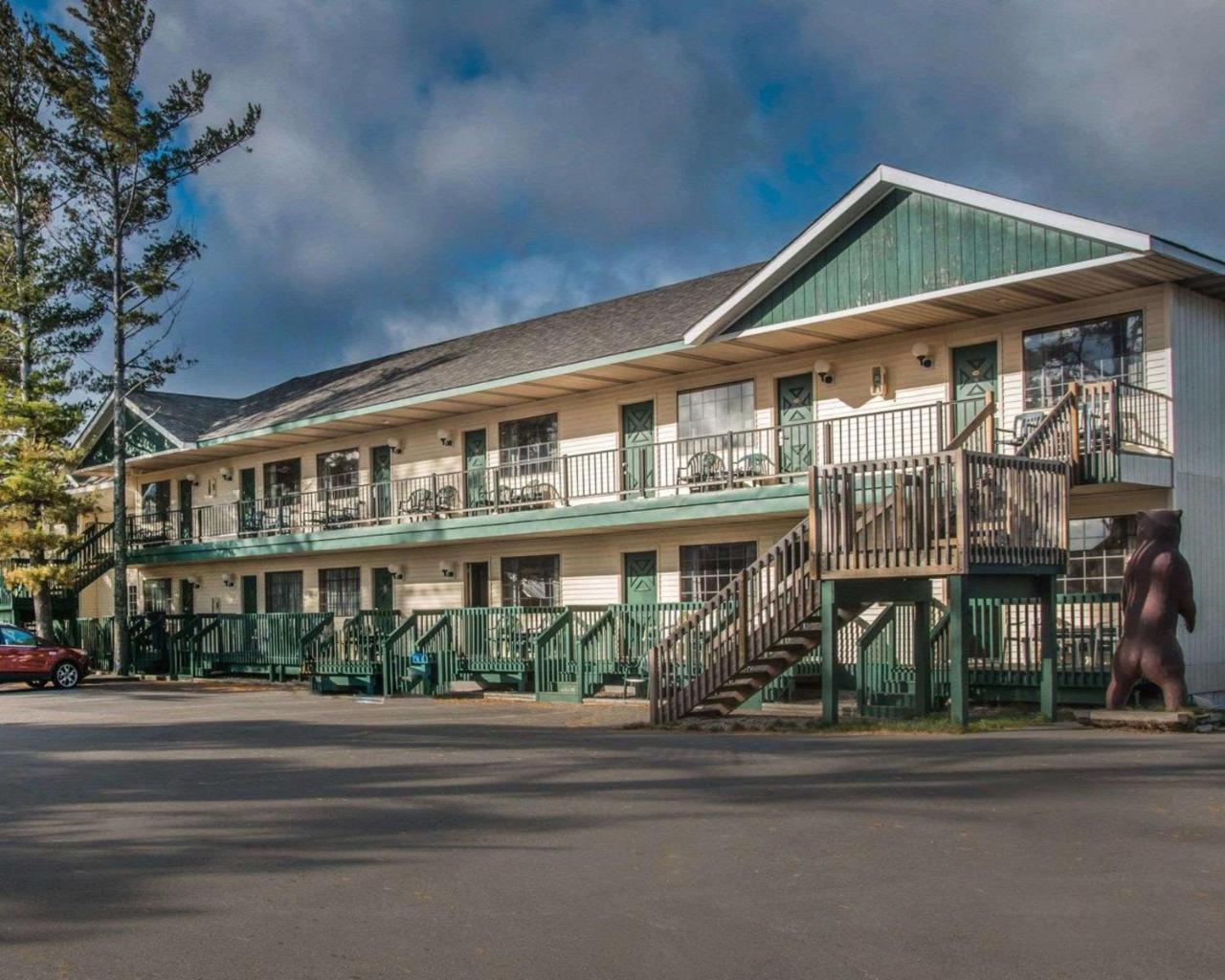 Econo Lodge Bayview Mackinaw City Zewnętrze zdjęcie
